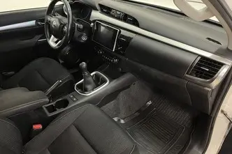 Toyota Hilux, 2.4, 110 kW, diesel, manual, four-wheel drive