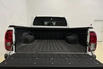 Toyota Hilux, 2.4, 110 kW, diesel, manual, four-wheel drive