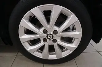 Renault Clio, 1.6, 67 kW, гибрид, автомат, передний привод