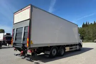 Volvo FM460 6x2 + CARRIER SUPRA 1250, 345 kW, diisel, automaat