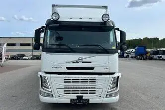 Volvo FM330 4X2 EURO6 + CARRIER + DOUBLE STOCK, 250 kW, diisel, automaat
