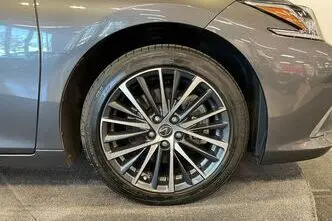 Lexus ES 300, 2.5, 131 kW, hübriid, automaat, esivedu