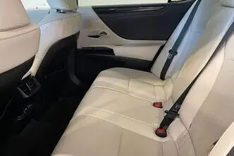 Lexus ES 300, 2.5, 131 kW, hübriid, automaat, esivedu