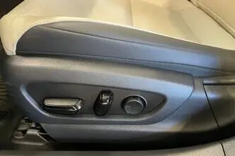 Lexus ES 300, 2.5, 131 kW, hübriid, automaat, esivedu