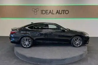 Lexus ES 300, 2.5, 131 kW, hybrid, automatic, front-wheel drive