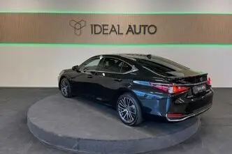 Lexus ES 300, 2.5, 131 kW, hybrid, automatic, front-wheel drive