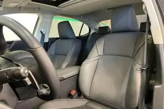 Lexus ES 300, 2.5, 131 kW, hybrid, automatic, front-wheel drive