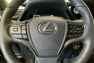 Lexus ES 300, 2.5, 131 kW, hybrid, automatic, front-wheel drive