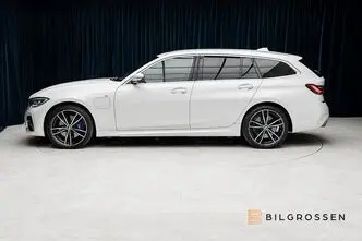 BMW 330, 2.0, 215 kW, гибрид, автомат, полный привод