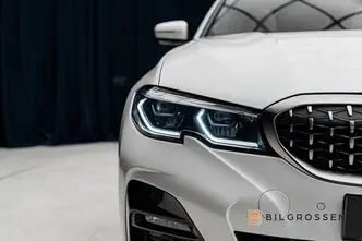 BMW 330, 2.0, 215 kW, гибрид, автомат, полный привод