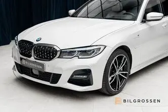 BMW 330, 2.0, 215 kW, гибрид, автомат, полный привод