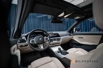BMW 330, 2.0, 215 kW, гибрид, автомат, полный привод