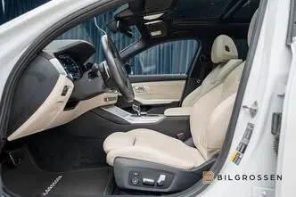 BMW 330, 2.0, 215 kW, гибрид, автомат, полный привод