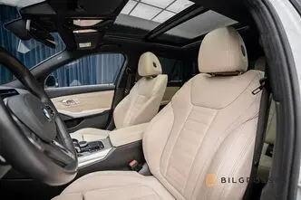 BMW 330, 2.0, 215 kW, гибрид, автомат, полный привод