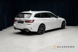 BMW 330, 2.0, 215 kW, гибрид, автомат, полный привод