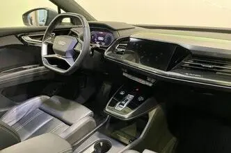 Audi Q4 e-tron, 77 kW, electric, automatic, four-wheel drive