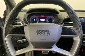 Audi Q4 e-tron, 77 kW, electric, automatic, four-wheel drive