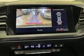 Audi Q4 e-tron, 77 kW, electric, automatic, four-wheel drive