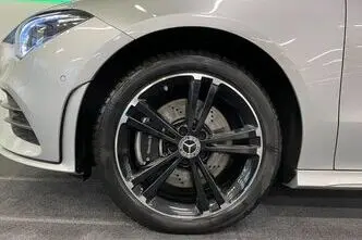 Mercedes-Benz CL, 1.3, 118 kW, hybrid, automatic, front-wheel drive