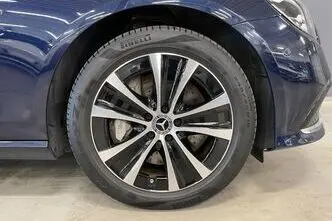 Mercedes-Benz E 300, 2.0, 143 kW, hybrid, automatic, rear-wheel drive