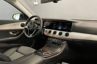 Mercedes-Benz E 300, 2.0, 143 kW, hybrid, automatic, rear-wheel drive