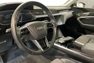 Audi e-tron, 158 kW, электричество, автомат, полный привод