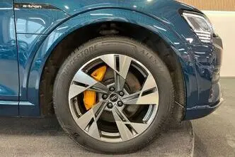 Audi e-tron, 158 kW, electric, automatic, four-wheel drive