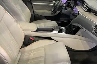 Audi e-tron, 158 kW, electric, automatic, four-wheel drive