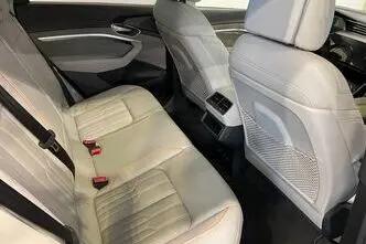 Audi e-tron, 158 kW, electric, automatic, four-wheel drive
