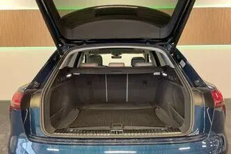Audi e-tron, 158 kW, electric, automatic, four-wheel drive