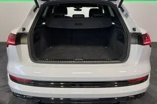 Audi e-tron, 158 kW, электричество, автомат, полный привод