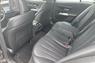 Mercedes-Benz E 220, 2.0, 145 kW, hybrid, automatic, four-wheel drive