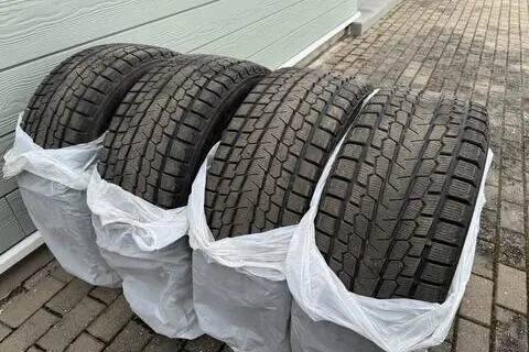 Used studless winter tire 255/45R20 Yokohama Iceguard Studless G075 XL