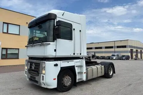 Renault MAGNUM 480, 2011, 12.8, 360 kW, diesel, manual, rear-wheel drive