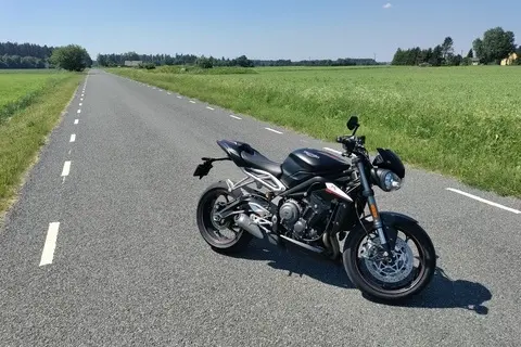 Triumph STREET TRIPLE RS, 2019, 0.8, 90.4 kW, petrol, manual, rear-wheel drive