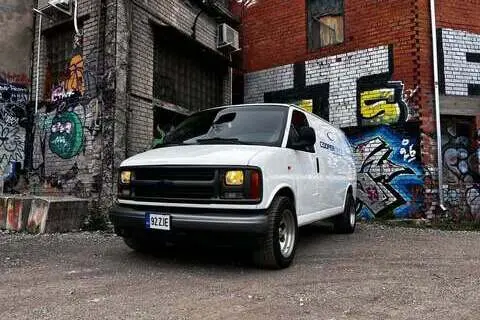 Chevrolet Express, 2000, 5.0, 169 kW, bensiin, automaat, tagavedu