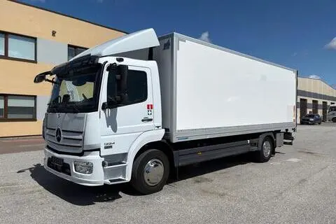 Mercedes-Benz Atego, 2018, 175 kW, дизель, автомат