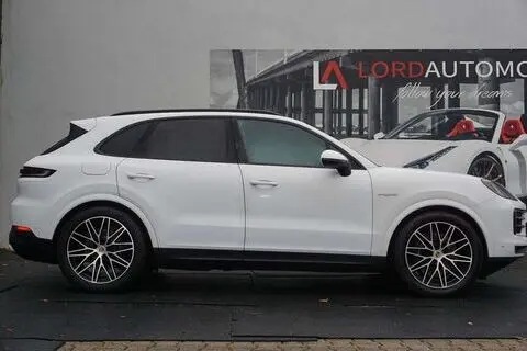 Porsche Cayenne, 2024, 3.0, 346 kW, hybrid p+e, automatic, four-wheel drive