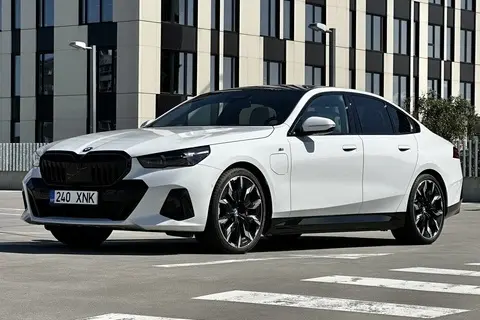 BMW 550, 2024, 3.0, 230 kW, pistikhübriid b+e, automaat, nelikvedu