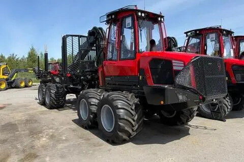 Komatsu 875