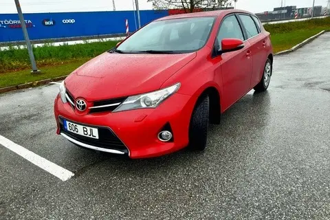 Müüa подержанный автомобиль Toyota Auris, 2013, 1.6, 97 kW, бензин, механическая, передний привод, 606BJL