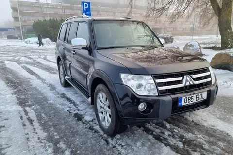 Müüa подержанный автомобиль Mitsubishi Pajero Instyle, 2011, 3.2, 147 kW, дизель, автомат, полный привод, 085BDL