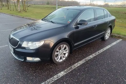 Müüa подержанный автомобиль Škoda Superb, 2010, 2.0, 125 kW, дизель, механическая, передний привод, 068BJT, TMBAF73T9A9023520