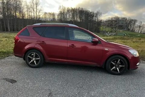 Müüa подержанный автомобиль Kia cee'd / Ceed, 2010, 1.6, 66 kW, дизель, механическая, передний привод, 148BCM