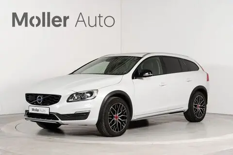 Müüa подержанный автомобиль Volvo V60 Cross Country, 2016, 2.0, 110 kW, дизель, автомат, передний привод, NC4497, YV1FZARCDG1015310