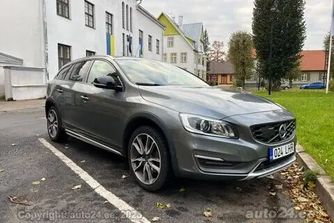 Müüa подержанный автомобиль Volvo V60 Cross Country, 2016, 2.0, 140 kW, дизель, автомат, передний привод, 024LHR