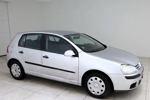 Müüa подержанный автомобиль Volkswagen Golf, 2004, 1.4, 55 kW, бензин, механическая, передний привод, 025BYD, WVWZZZ1KZ5W054612