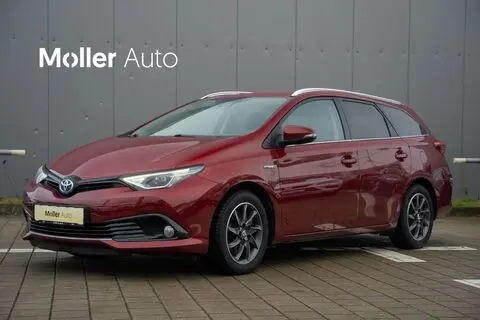 Toyota Auris, 2019, 2.0, 73 kW, гибрид б+э, автомат, передний привод