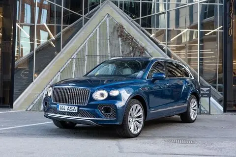 Bentley Bentayga, 2023, 4.0, 404 kW, бензин, автомат, полный привод