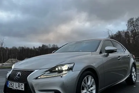 Lexus IS 300, 2013, 2.5, 133 kW, гибрид б+э, автомат, задний привод